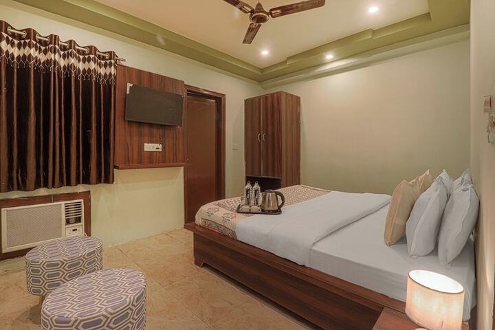 Room 12 of 38