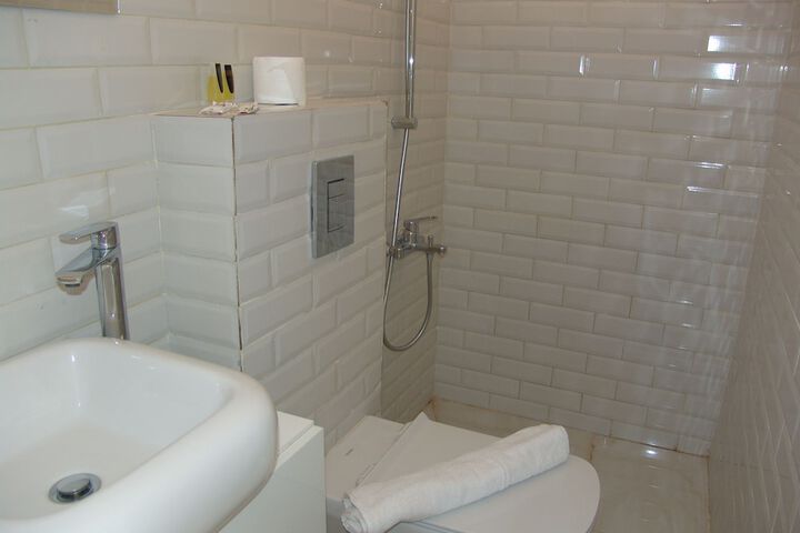 Room 30 of 46