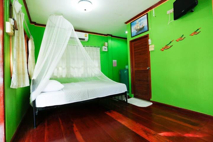 Room 8 of 22