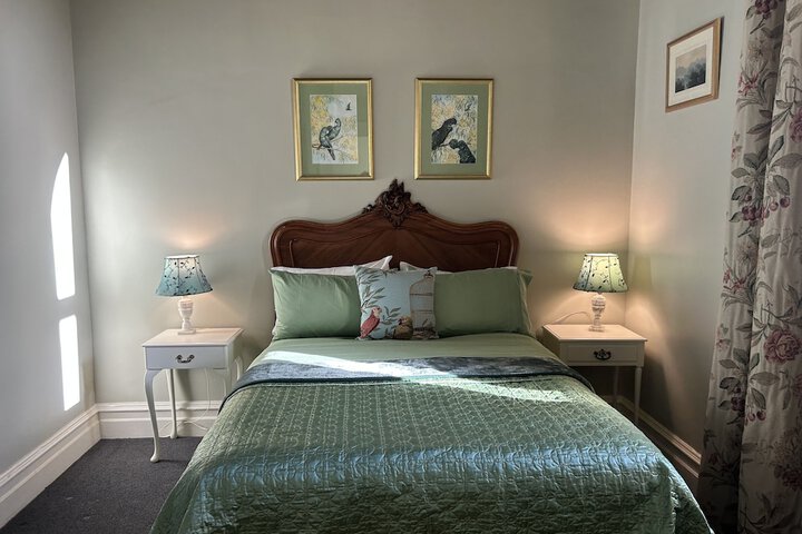 Room 2 of 84