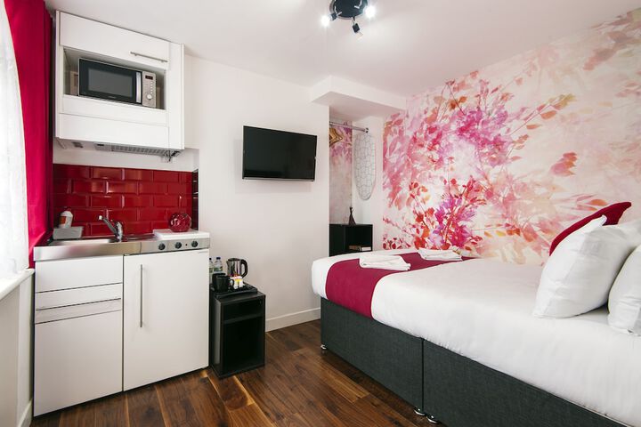 Room 14 of 40