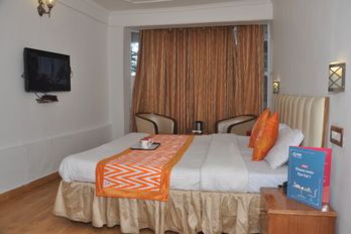 Room 12 of 25