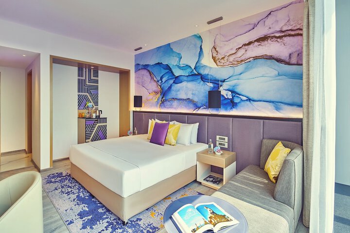 Room 11 of 27