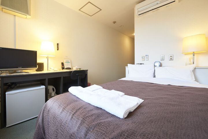 Room 6 of 30