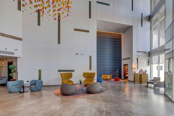 Entrance & Lobby