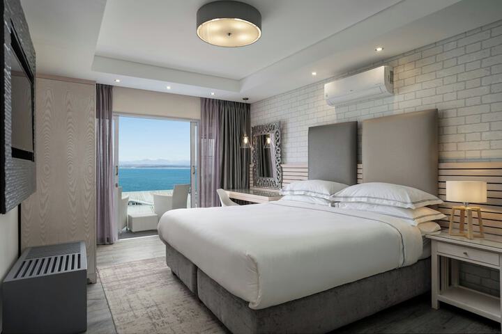 Room 14 of 115