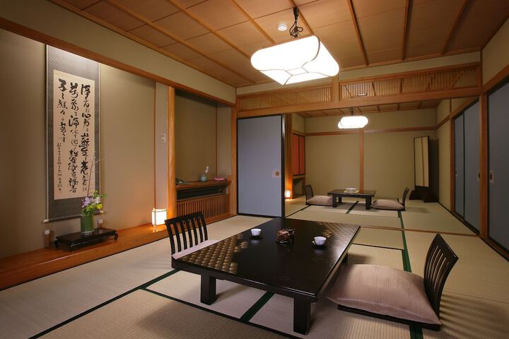 Room 8 of 42