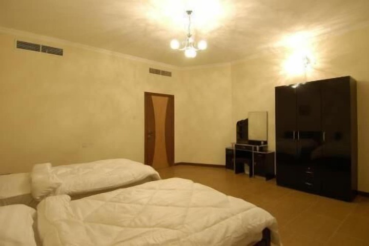 Room 5 of 11
