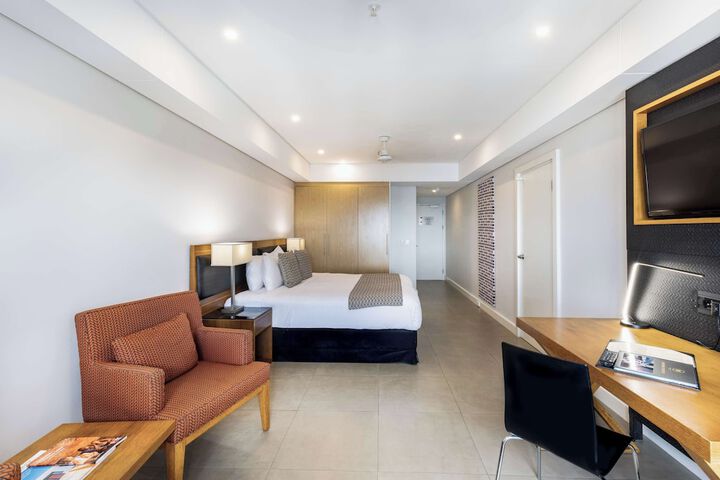 Room 3 of 40