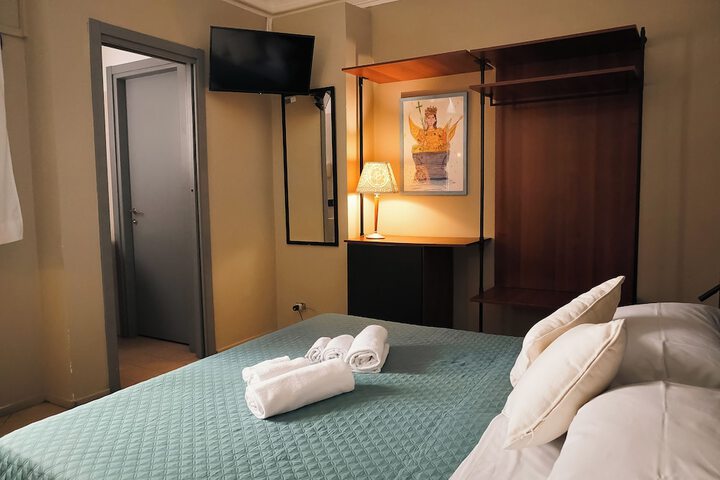 Room 12 of 43