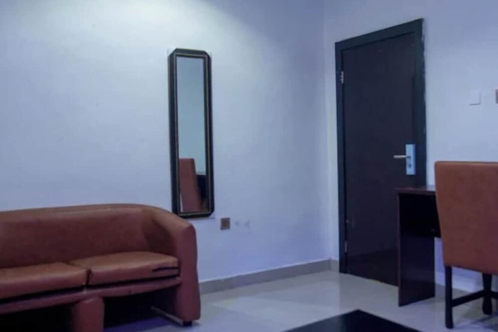 Room 7 of 24