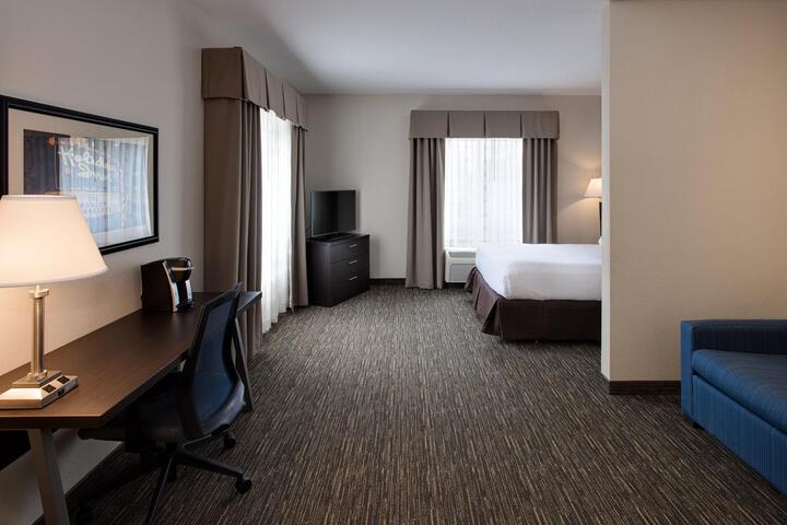 1 King Bed Suite Additional Living Area (3 of 12)