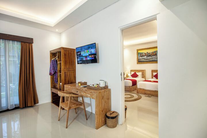 Room 3 of 32
