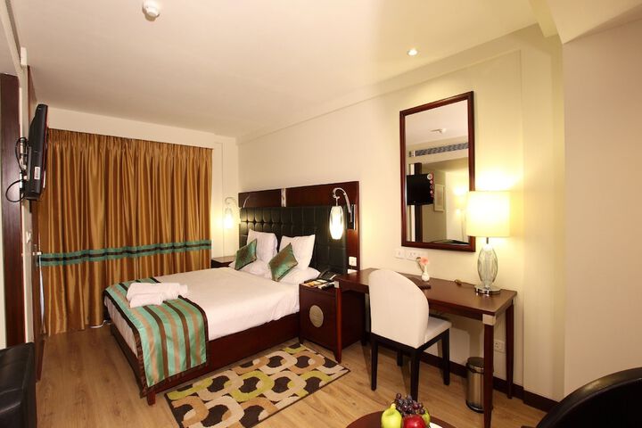 Room 5 of 151