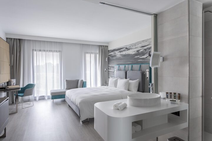Room 20 of 150
