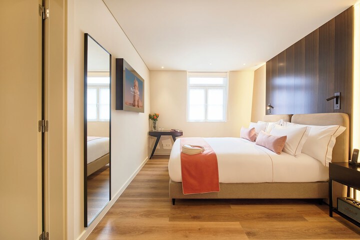 Room 34 of 70