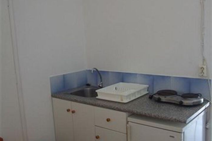 Room 5 of 8