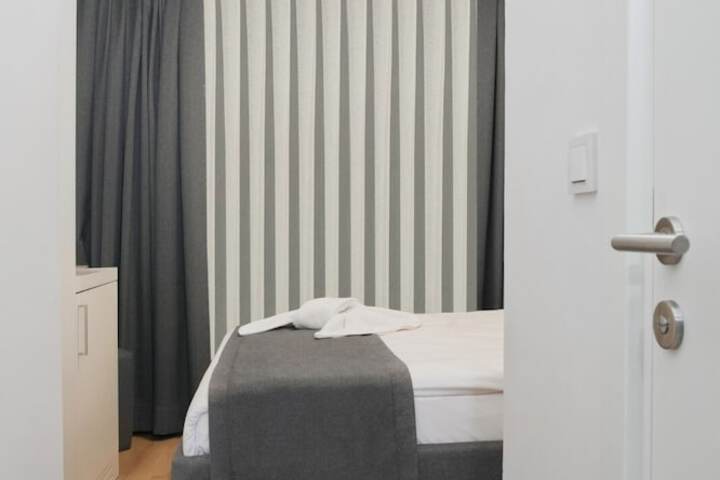 Room 14 of 70