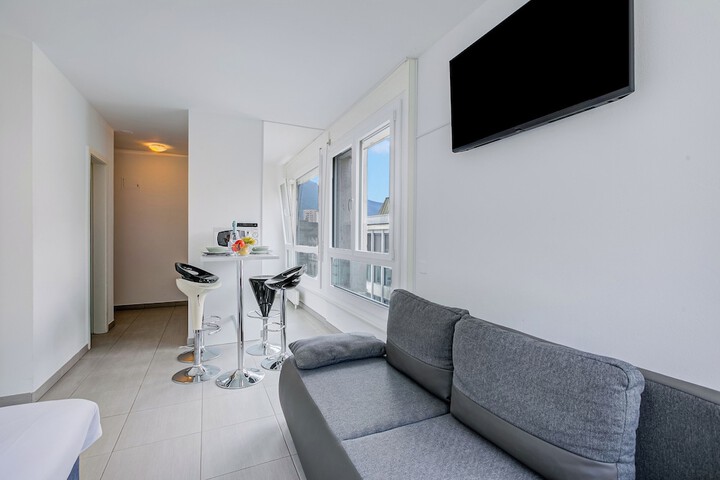 Room 14 of 34