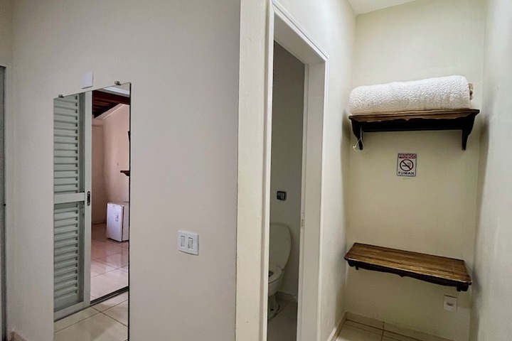 Room 21 of 39