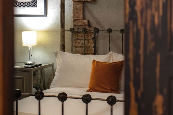 Room 4 of 46