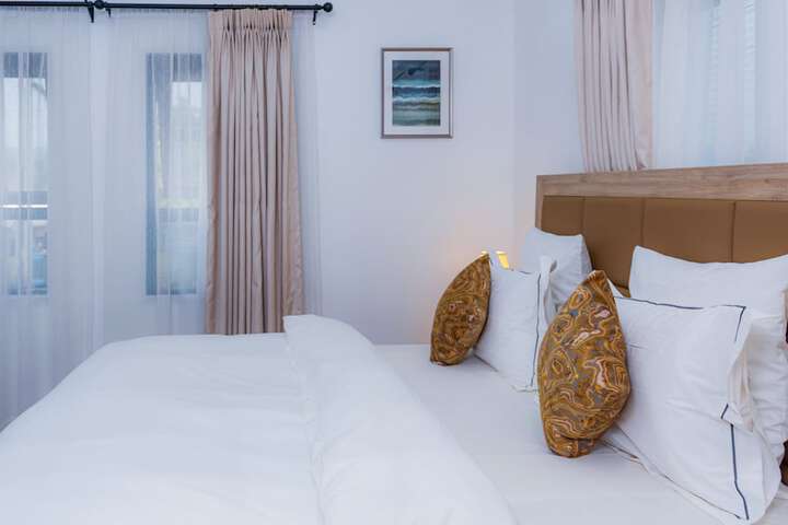 Room 10 of 22
