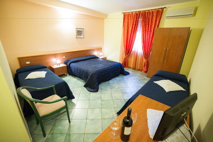 Room 7 of 43