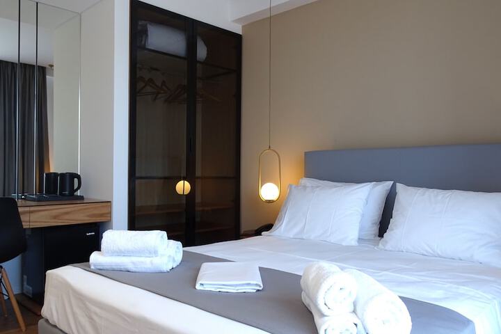 Room 30 of 94