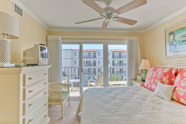 Room 2 of 79