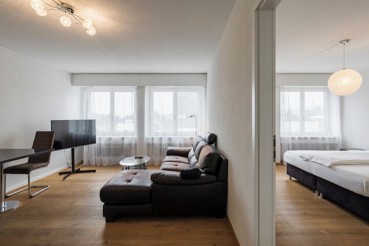 Room 28 of 32
