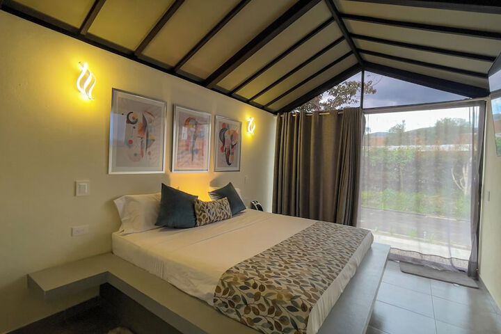 Room 10 of 63