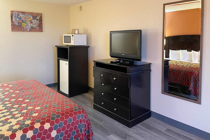 Room 8 of 30