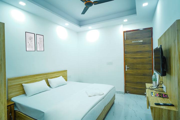 Room 15 of 27