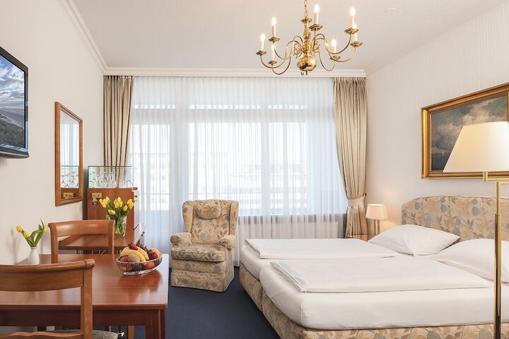 Room 16 of 41