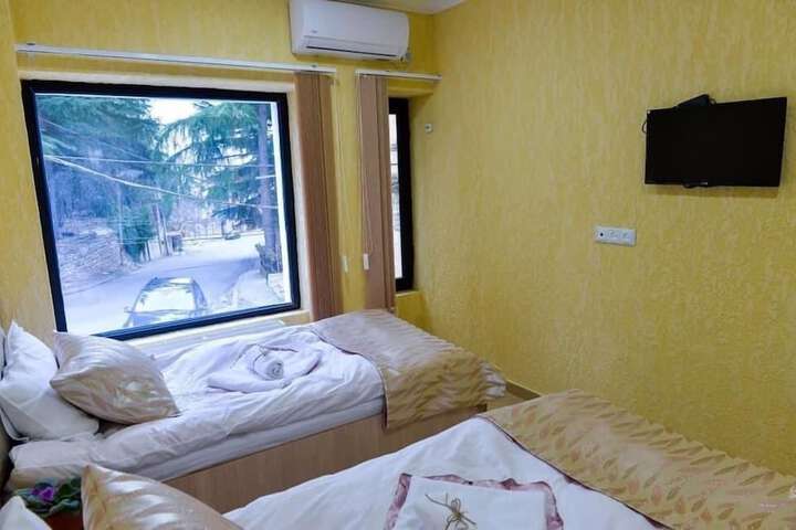 Room 16 of 46