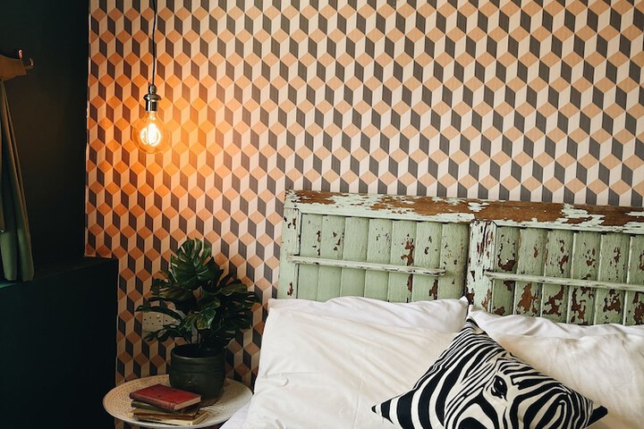 Room 6 of 50