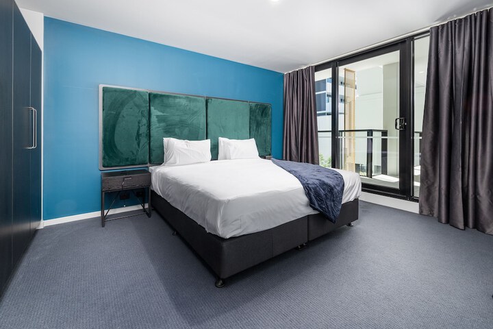 Room 6 of 38