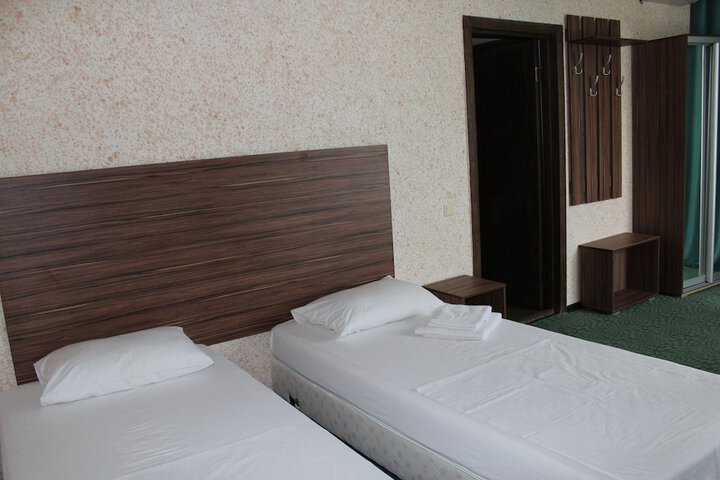 Room 11 of 40