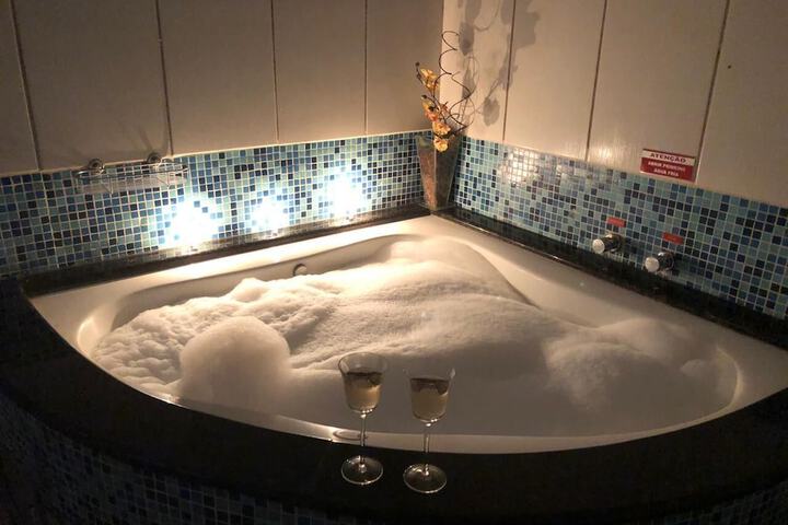 Room 21 of 27
