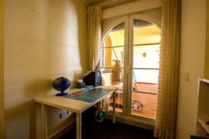 Room 16 of 73