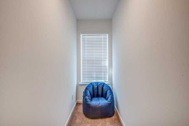 Room 3 of 32