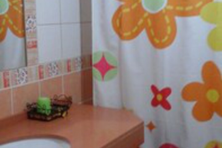 Room 6 of 74
