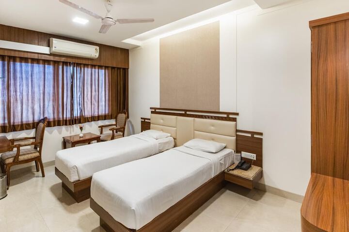 Room 8 of 30