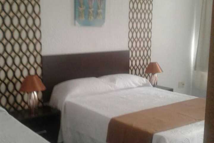 Room 7 of 16