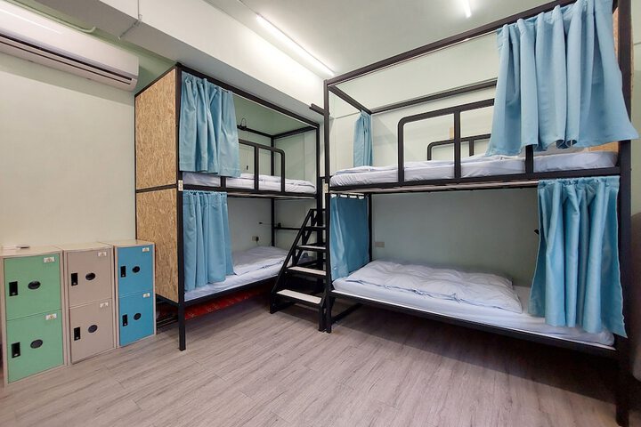 Room 30 of 58