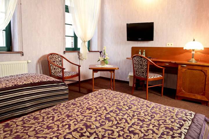 Room 28 of 39