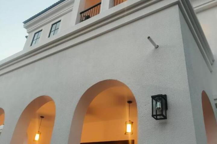 Henmil Hideaway