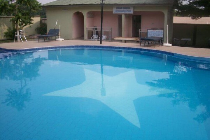 Hotel Pool