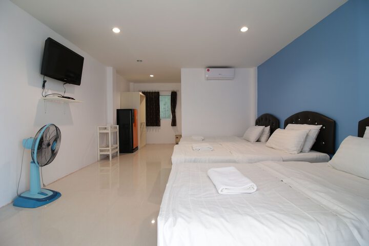 Room 7 of 28