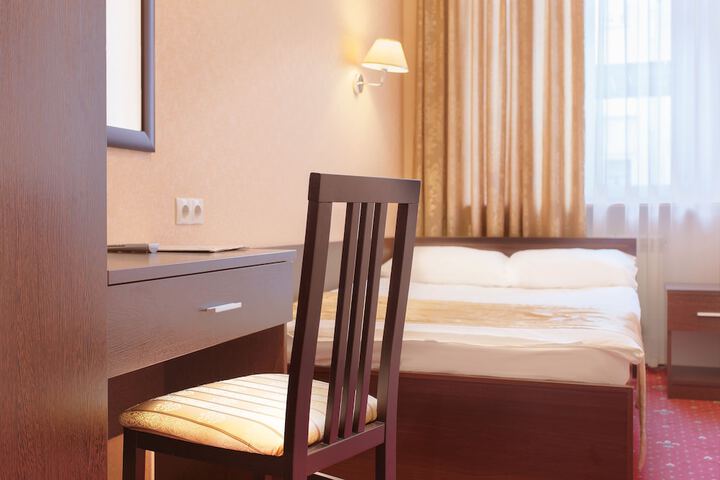 Room 4 of 41